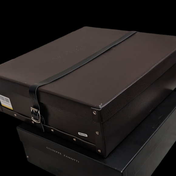 Alaia Cutout Sandals - Picture 6 of 6